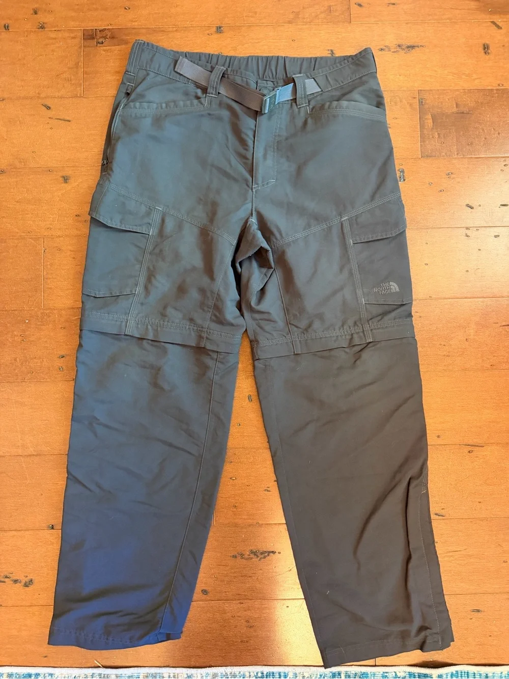 The North Face Men's Convertible Cargo Pants dark gray